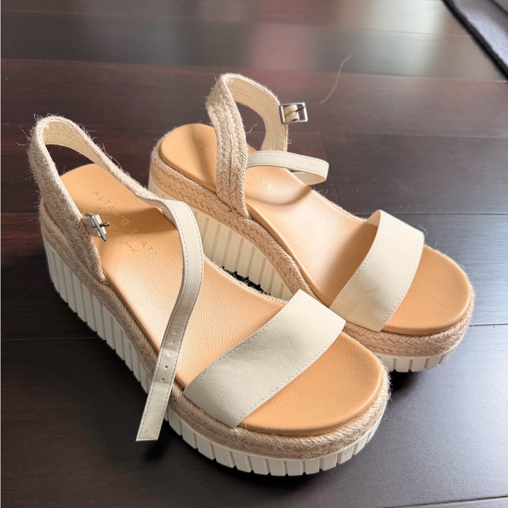 Women’s altard state wedges
